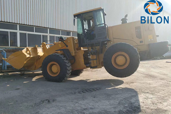 Smooth Handling 42KW Wheel Loader with Dry type Axle Fork Attachment 30-100L/Min Oil Flow